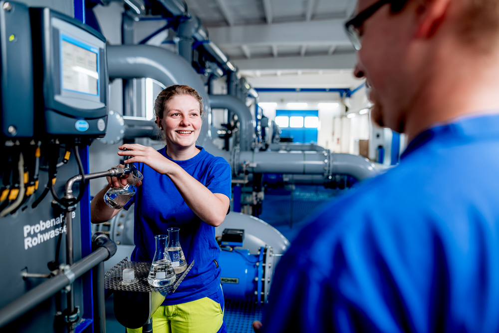 Umwelttechnologin Wasserversorgung Azubi Bild NEU